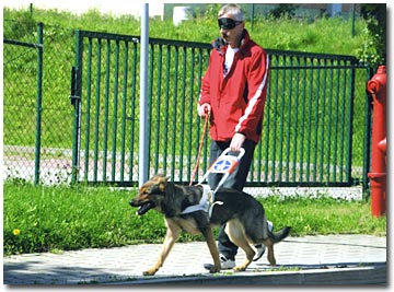 Joerg M&ouml;ckel mit Blindenf&uuml;hrhund